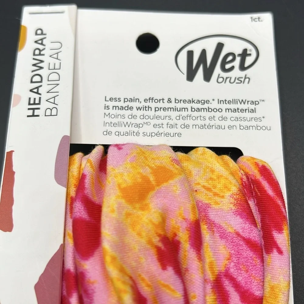 Wet brush IntelliWrap headband, made from bamboo and cotton. Gentle on hair.